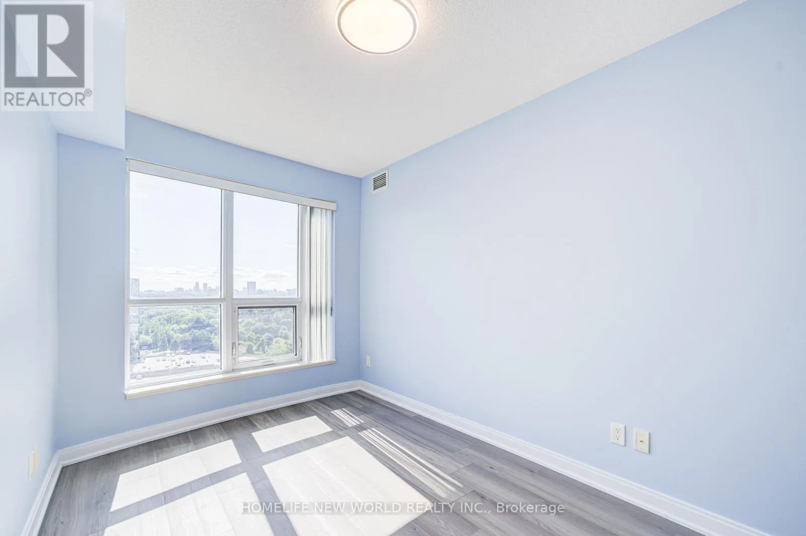 1815 - 181 VILLAGE GREEN SQUARE E