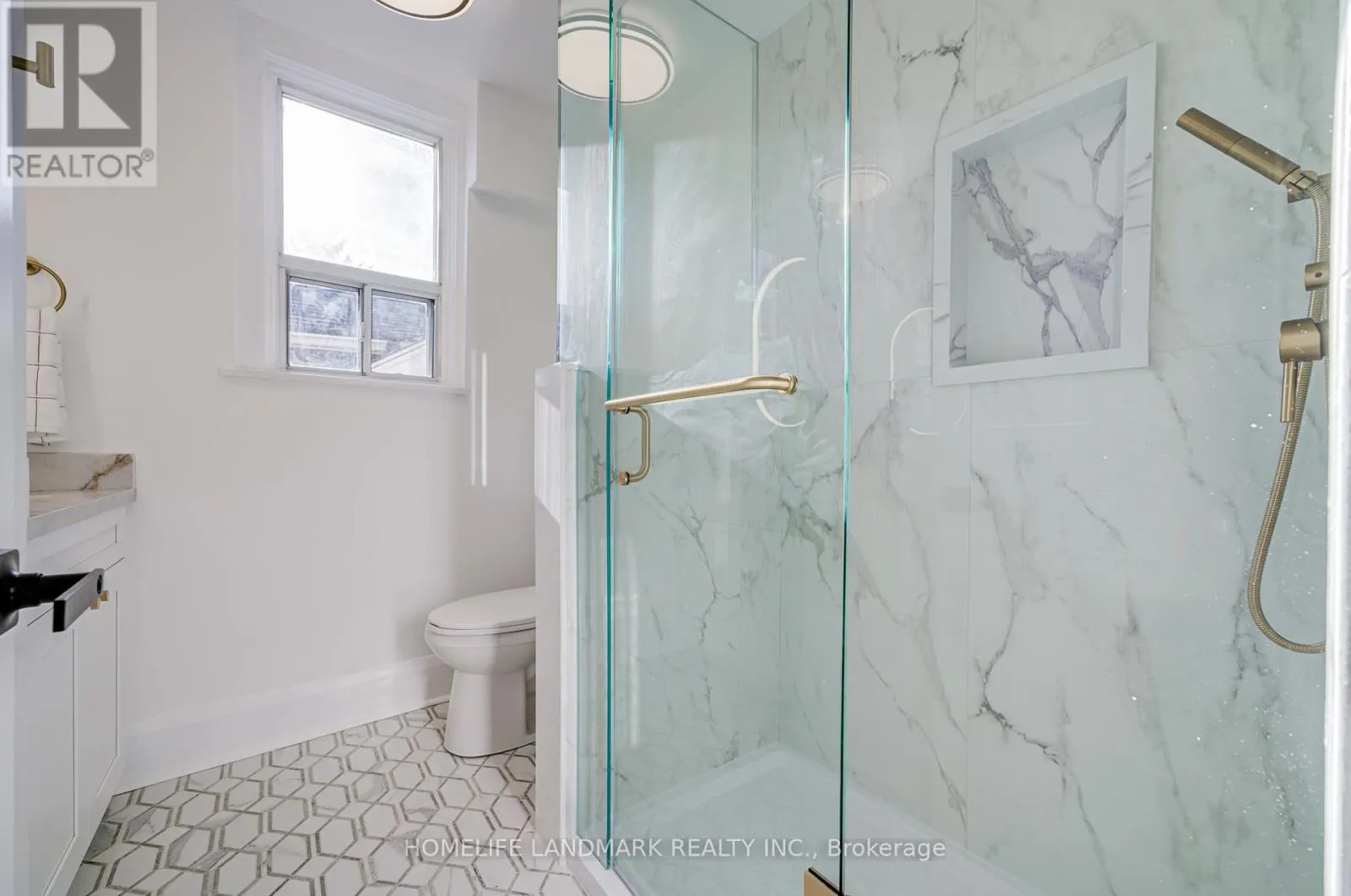 5 BEACHVIEW CRESCENT