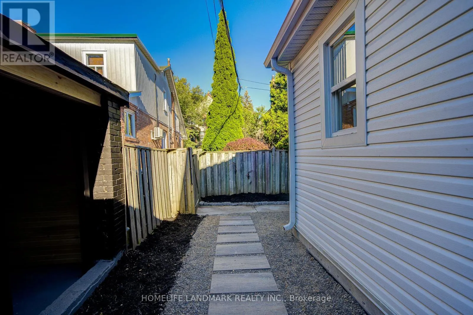5 BEACHVIEW CRESCENT