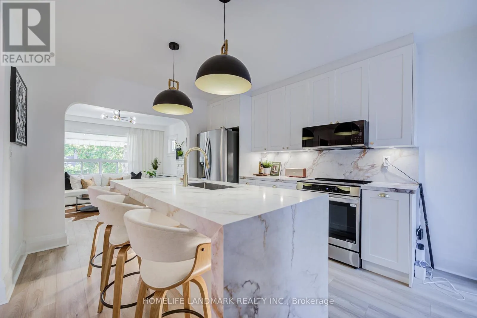 5 BEACHVIEW CRESCENT