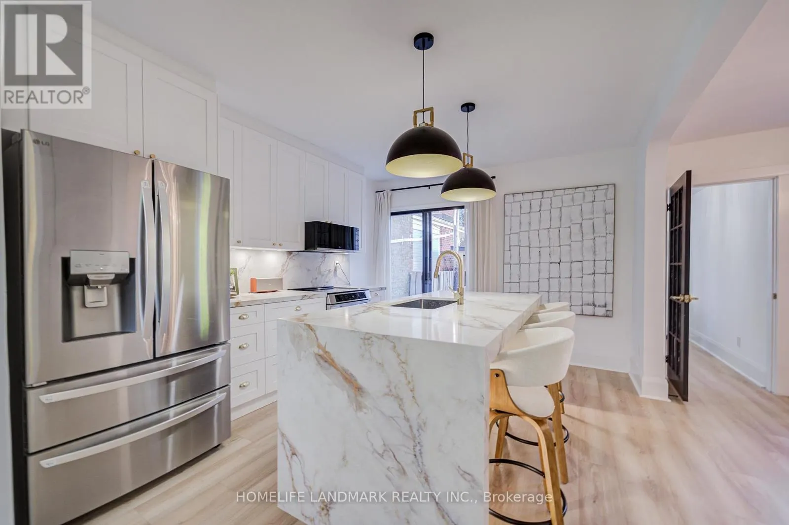 5 BEACHVIEW CRESCENT