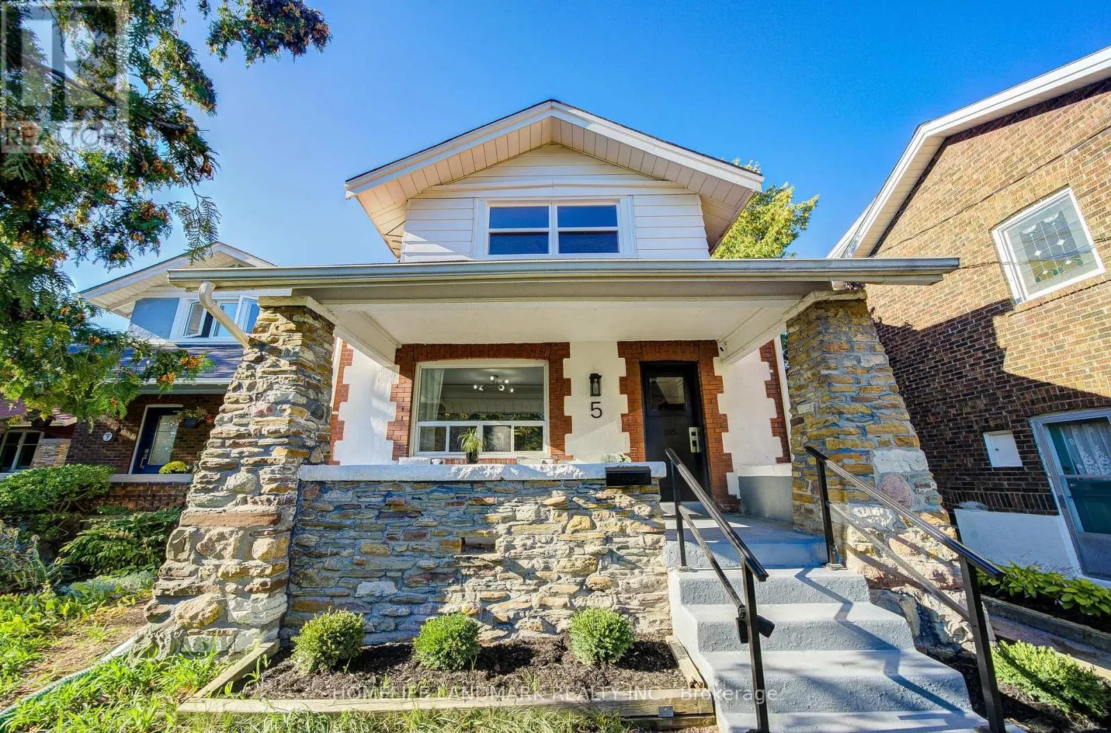 5 BEACHVIEW CRESCENT