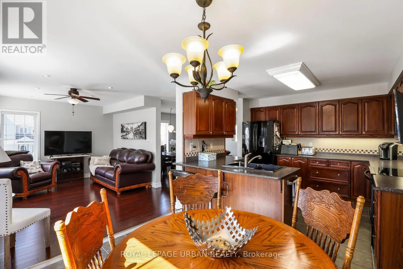 1081 KESWICK COURT