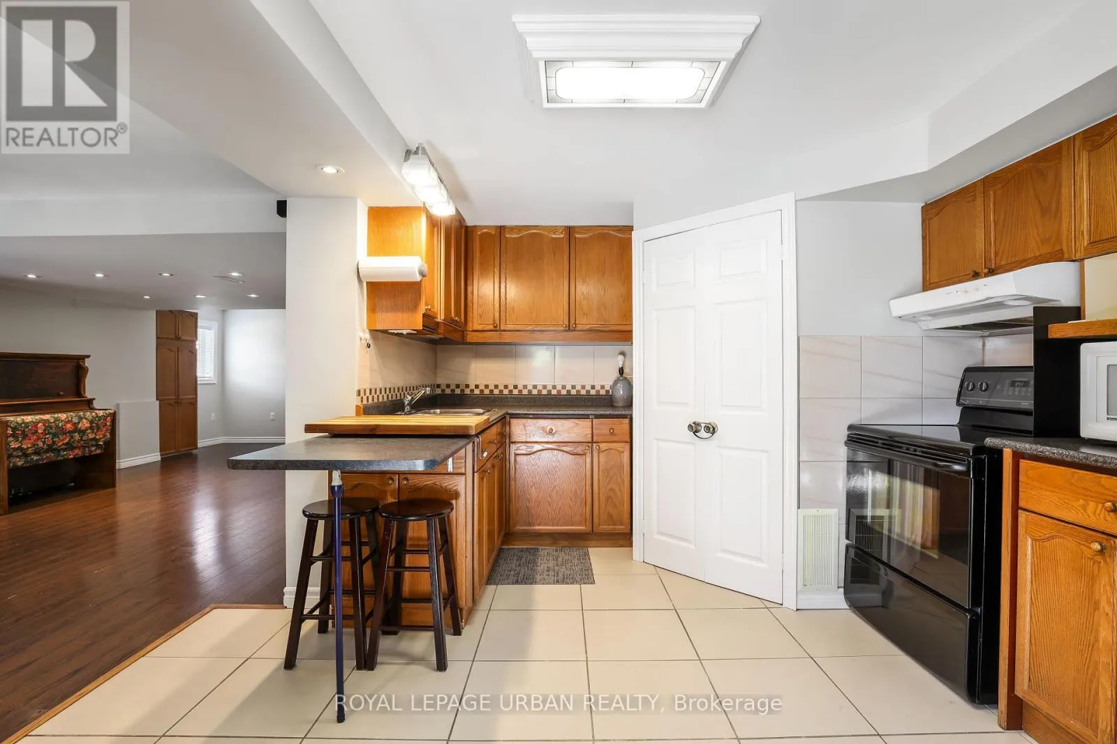 1081 KESWICK COURT