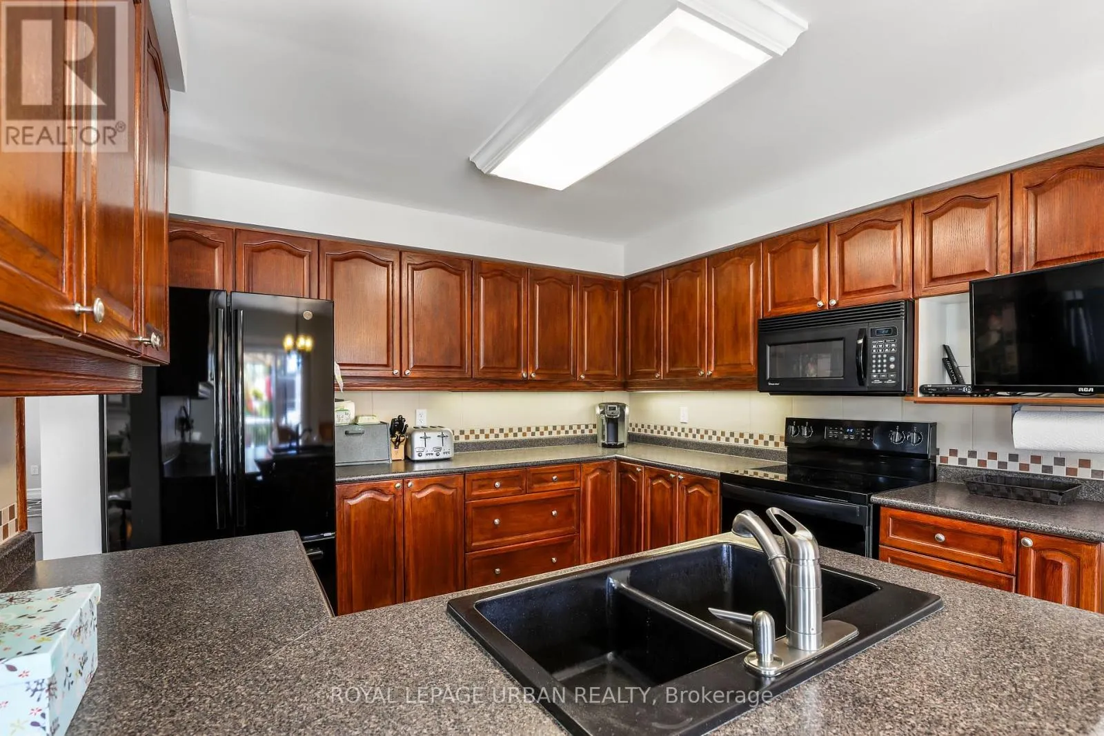 1081 KESWICK COURT