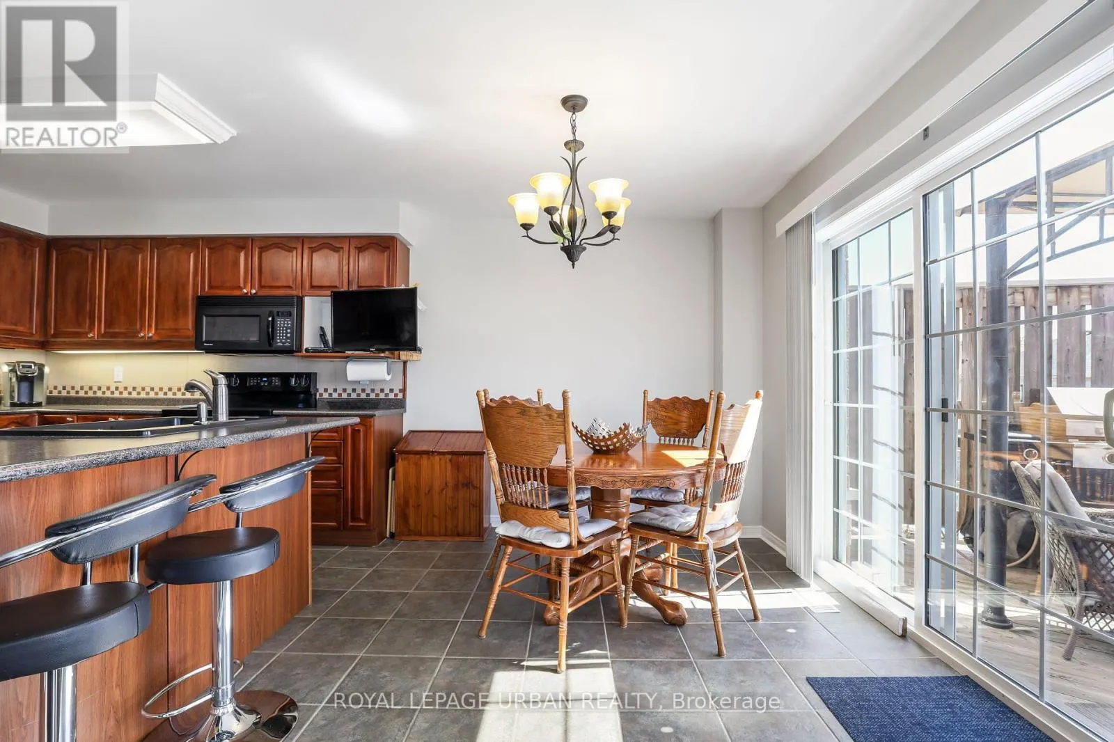 1081 KESWICK COURT