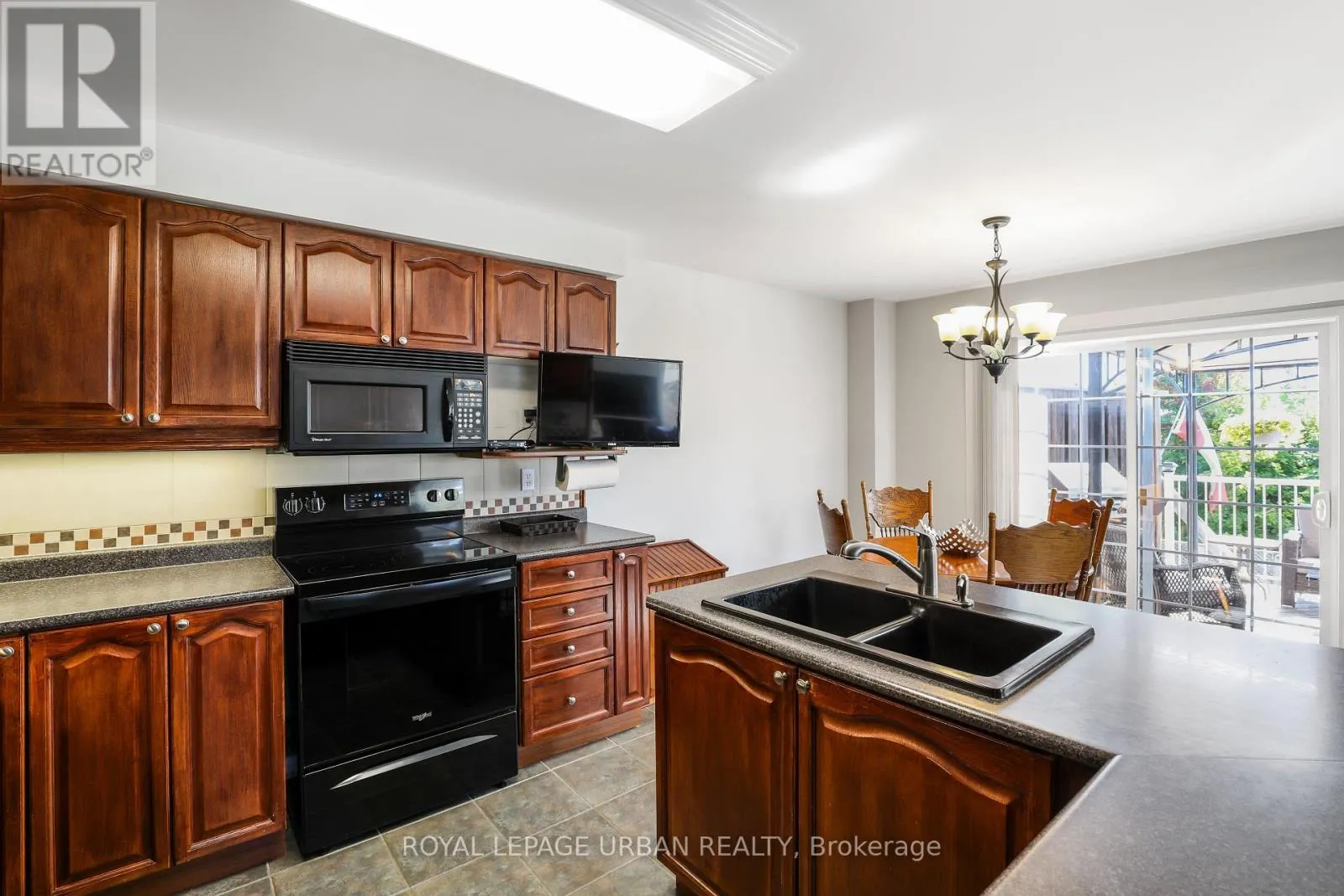 1081 KESWICK COURT