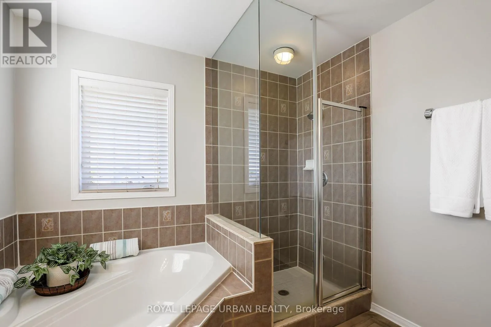 1081 KESWICK COURT