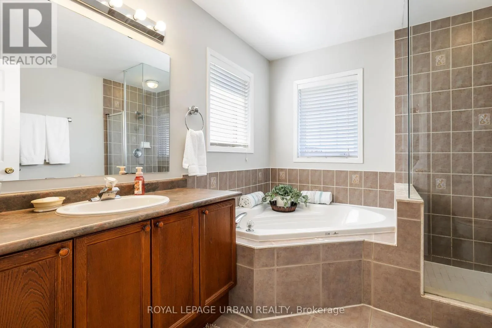 1081 KESWICK COURT
