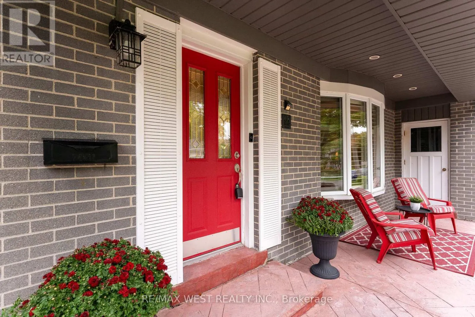 37 BLEDLOW MANOR DRIVE