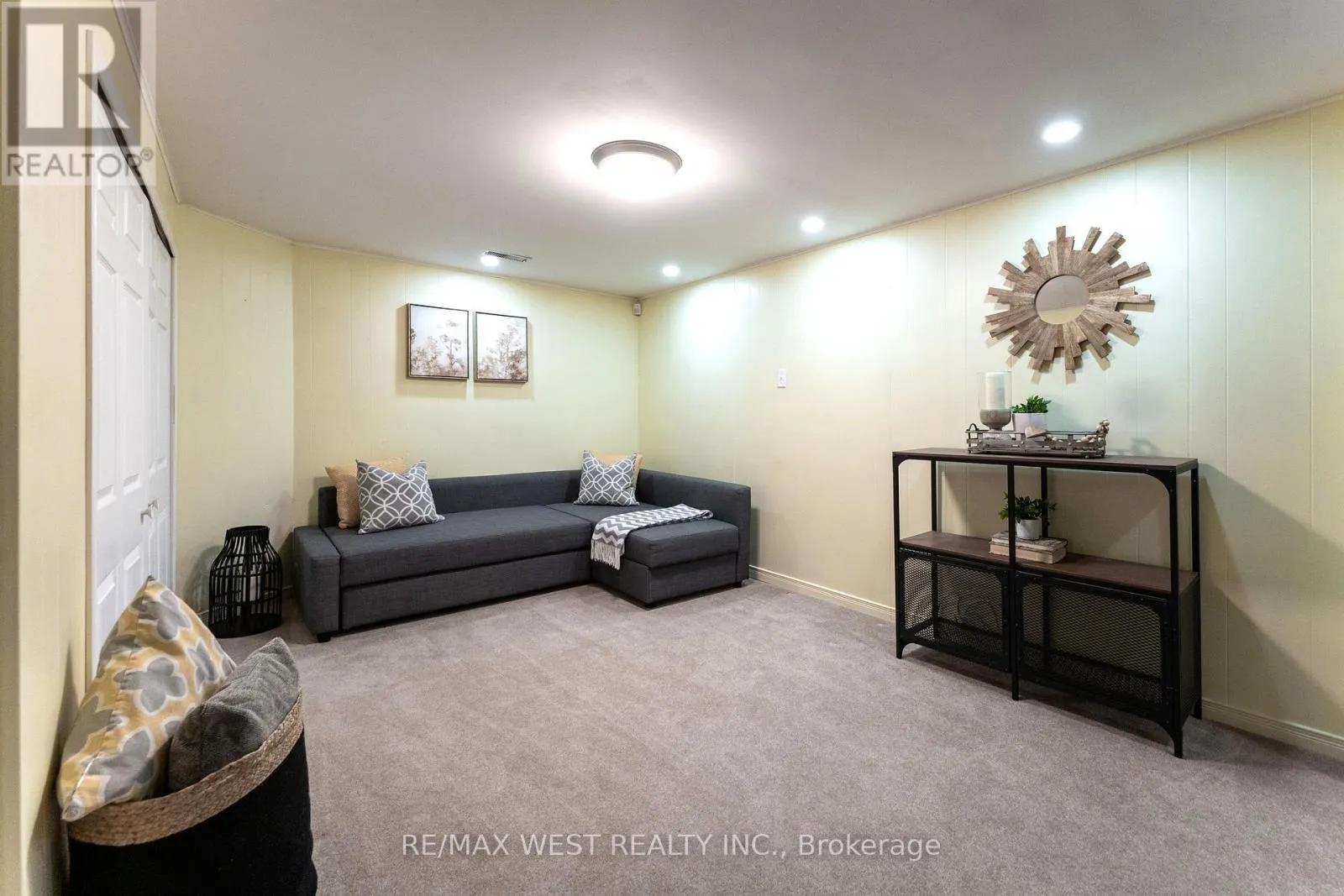 37 BLEDLOW MANOR DRIVE