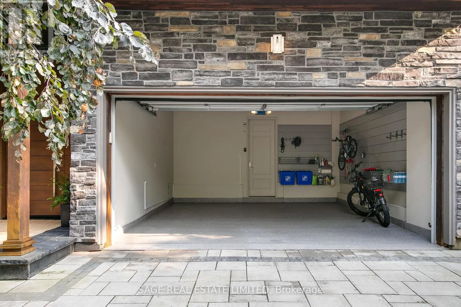 79 FISHLEIGH DRIVE