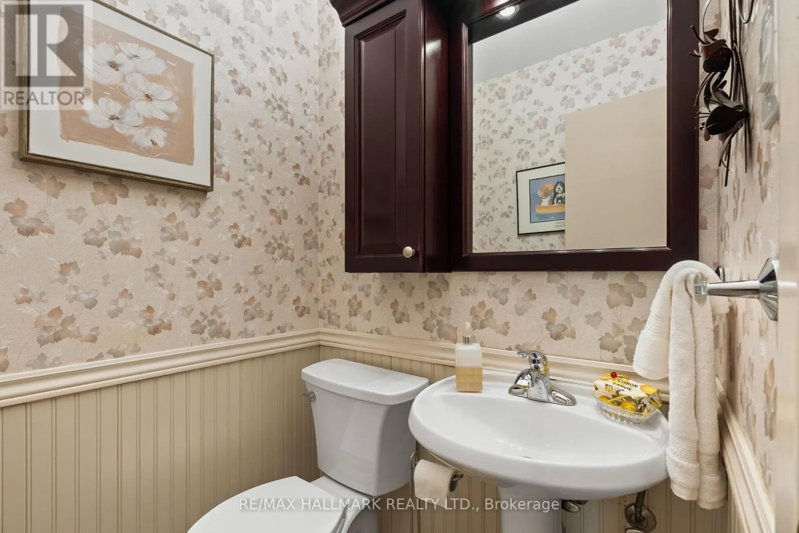 65 TUDOR GLEN CRESCENT