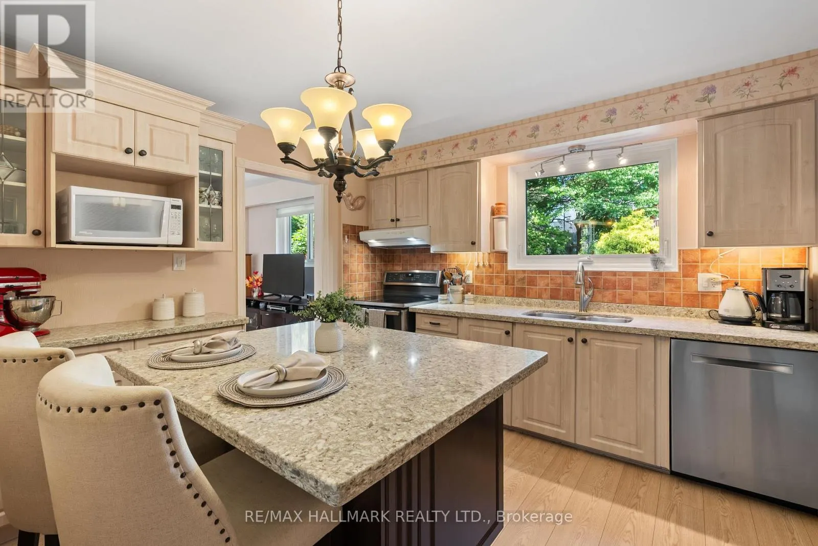 65 TUDOR GLEN CRESCENT
