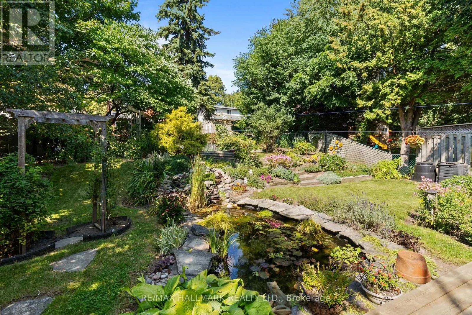 65 TUDOR GLEN CRESCENT