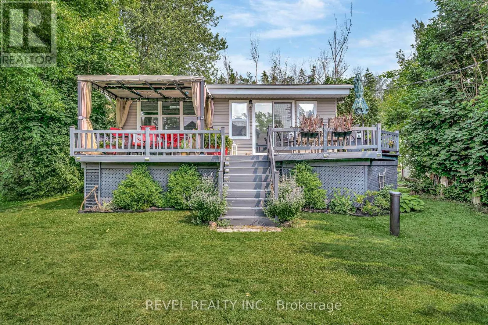 18 ARMSTRONG AVENUE