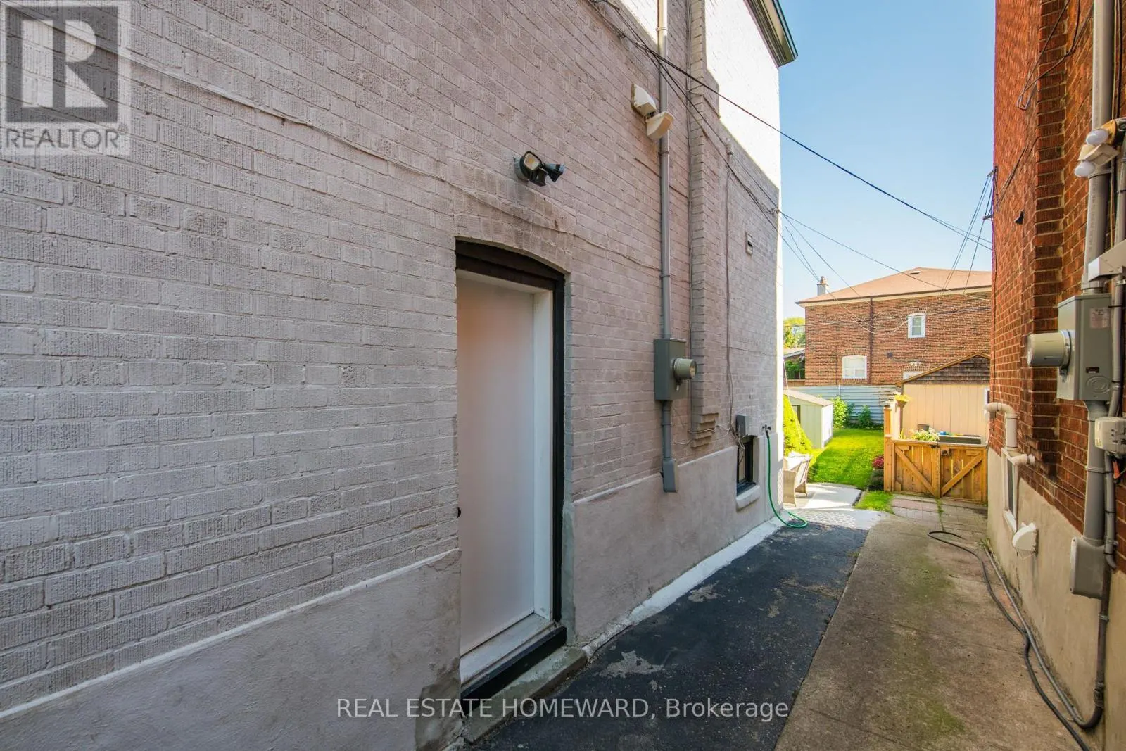 353 VICTORIA PARK AVENUE