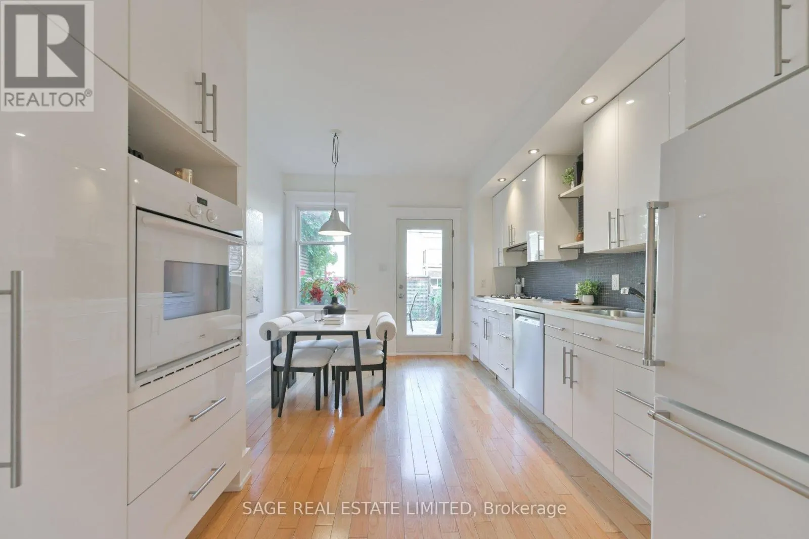 81 EMPIRE AVENUE