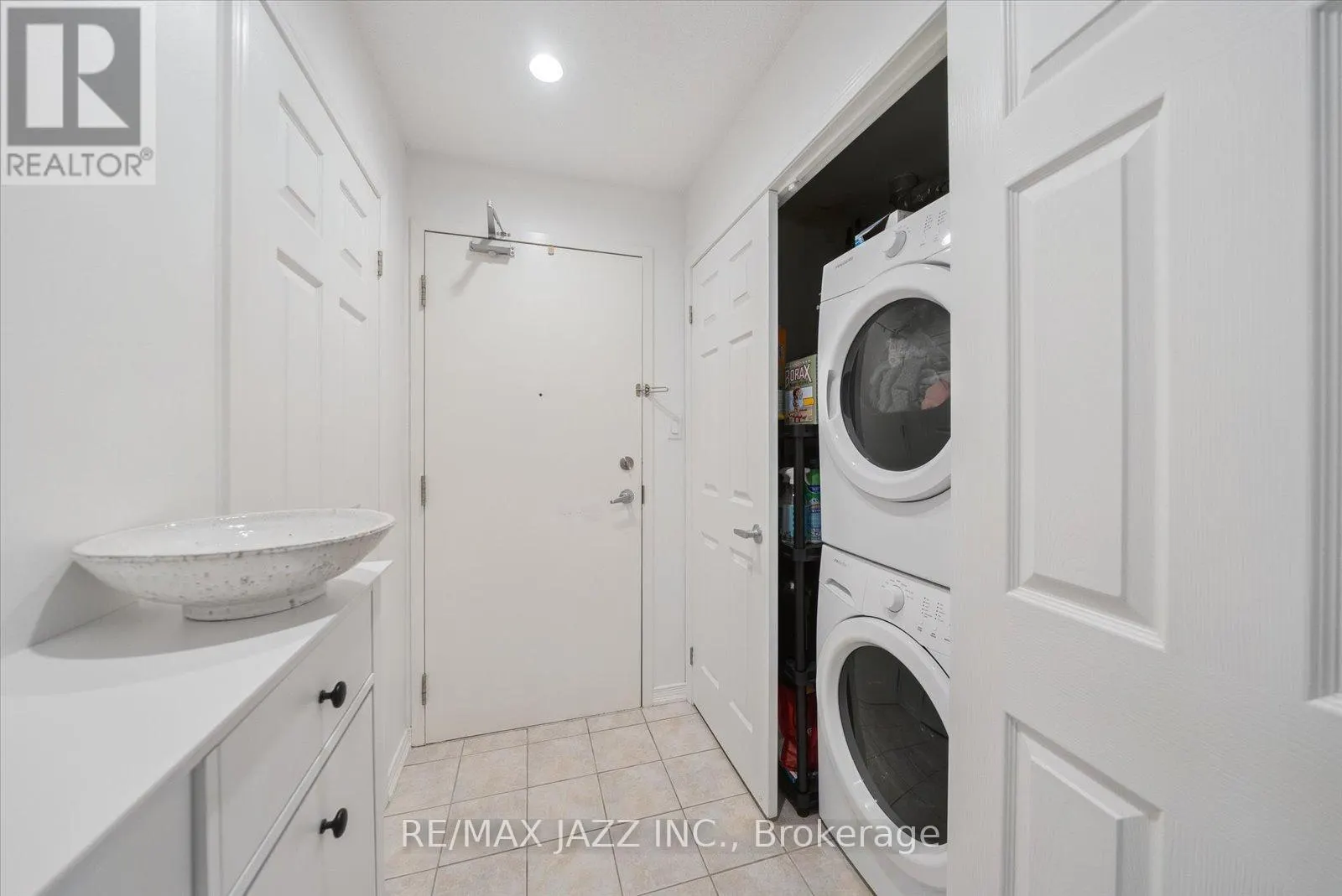 205 - 120 ASPEN SPRINGS DRIVE, #205
