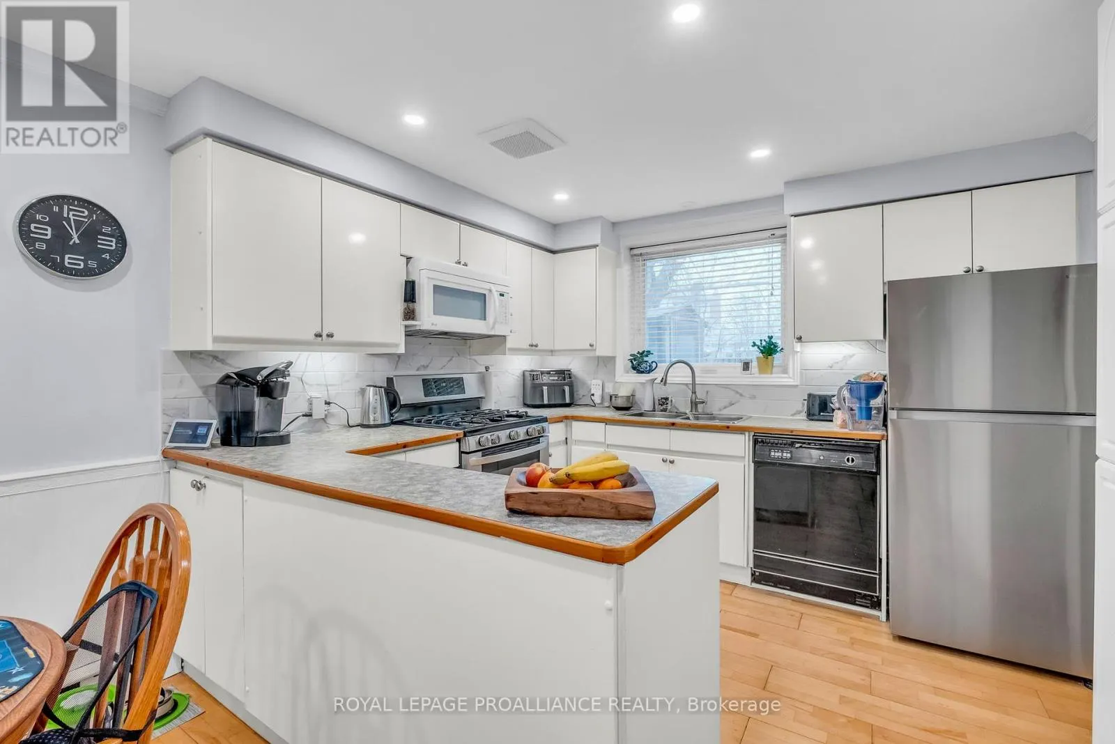 394 SUNSET BOULEVARD