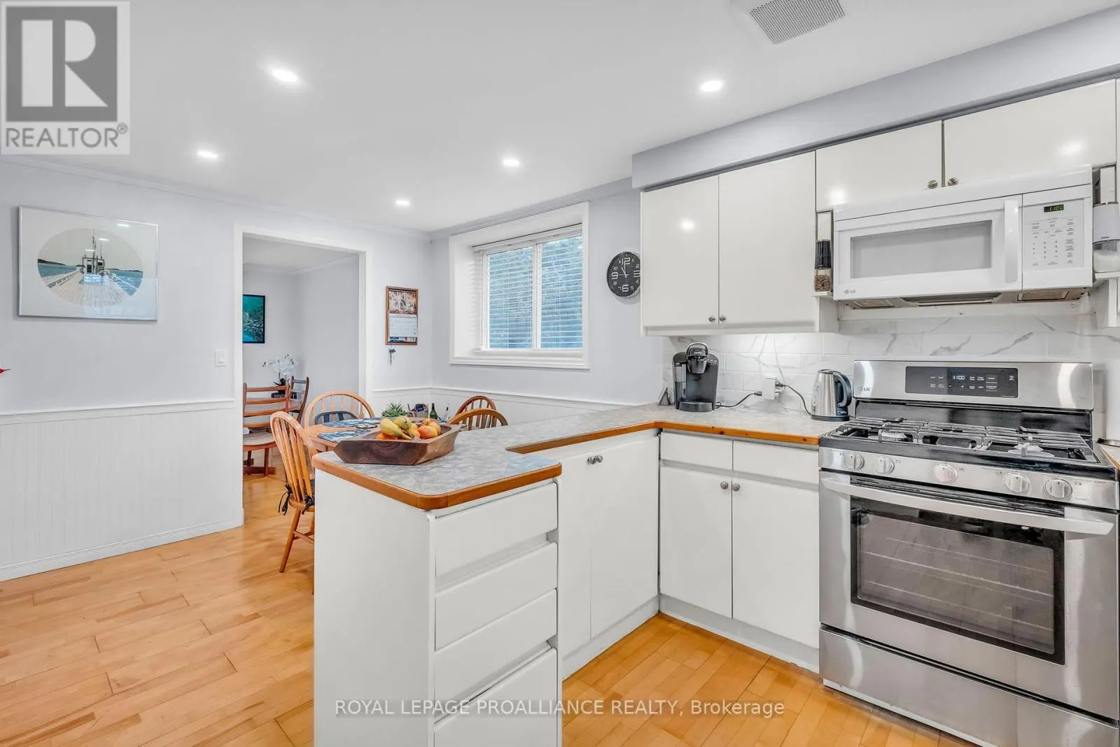 394 SUNSET BOULEVARD