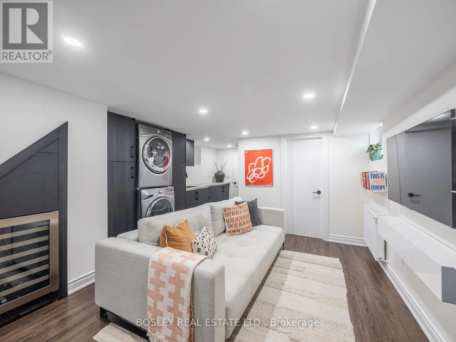 25 NEWMAN AVENUE