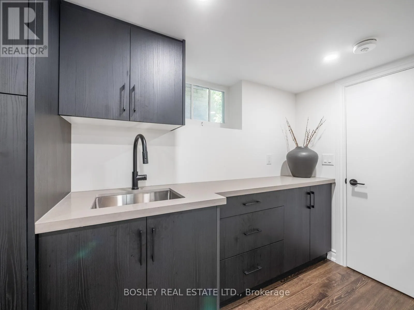 25 NEWMAN AVENUE