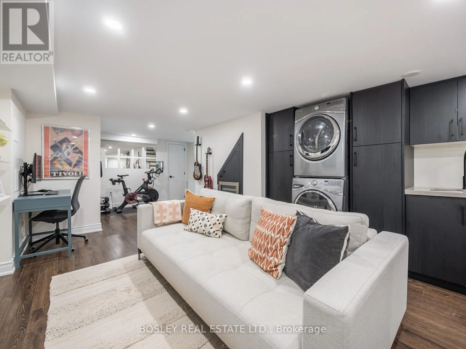 25 NEWMAN AVENUE
