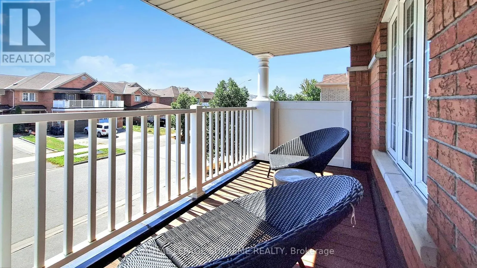 32 FLATFIELD TERRACE