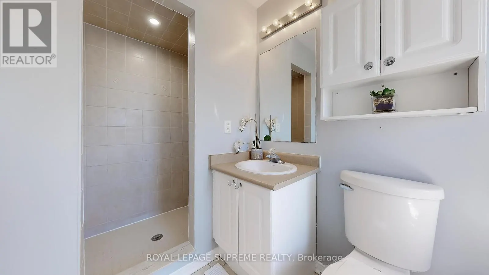 32 FLATFIELD TERRACE
