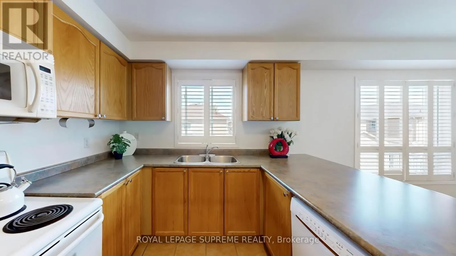 32 FLATFIELD TERRACE