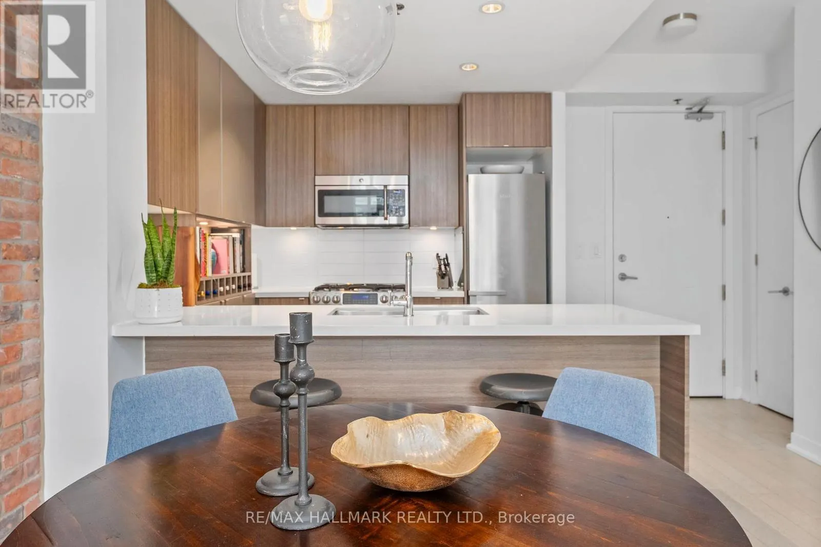 321 - 88 COLGATE AVENUE