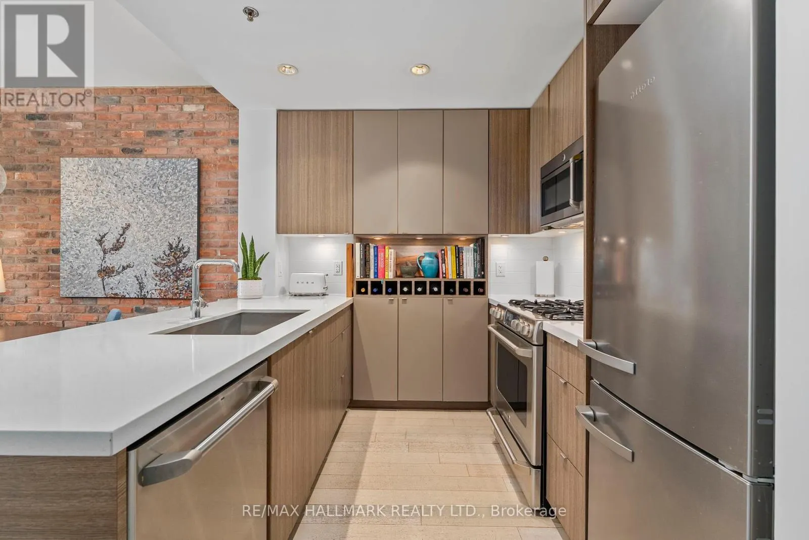 321 - 88 COLGATE AVENUE