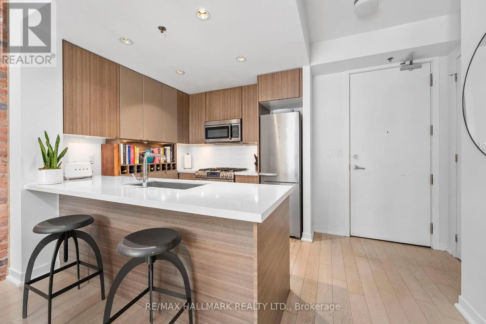 321 - 88 COLGATE AVENUE