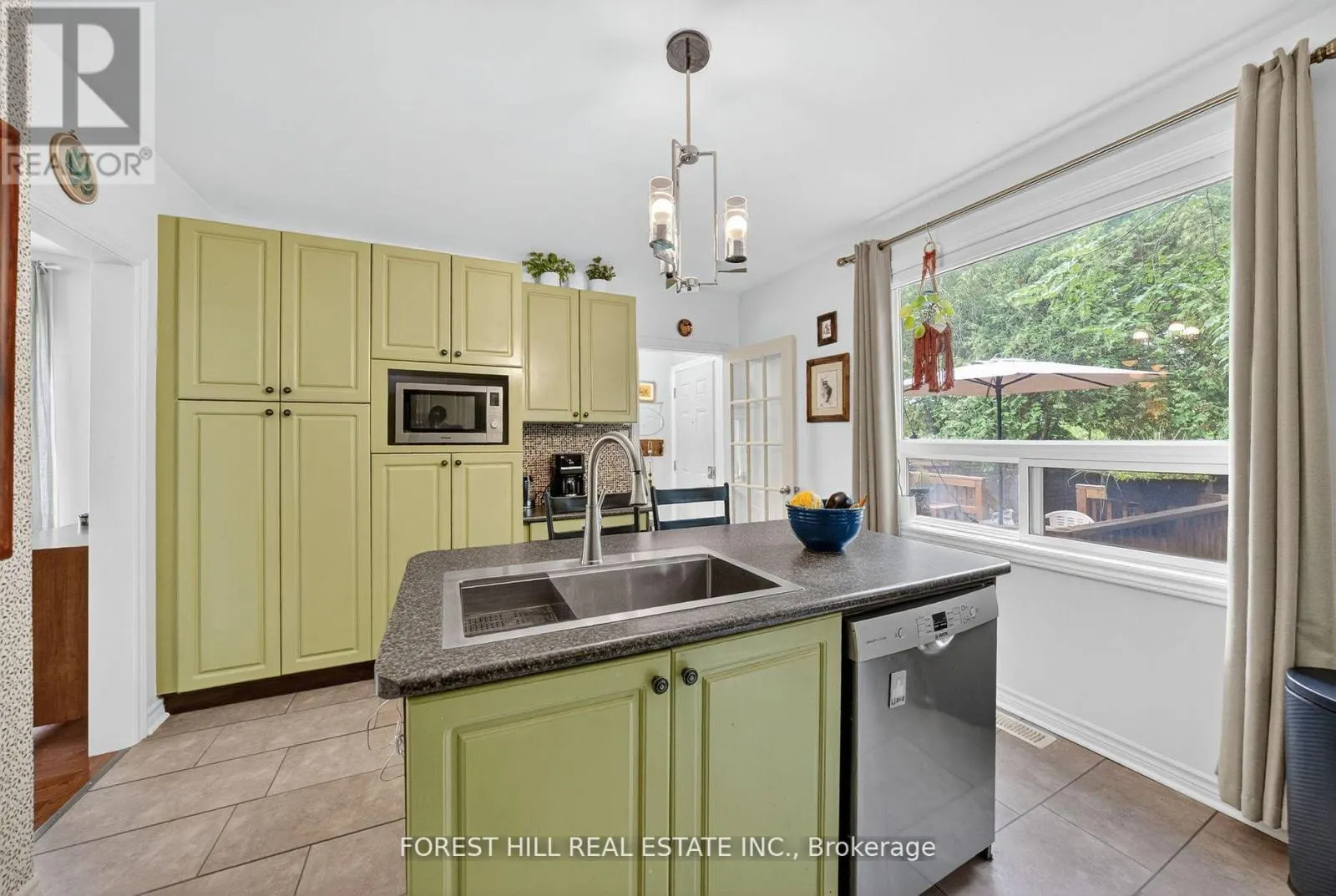 38 SCOTIA AVENUE