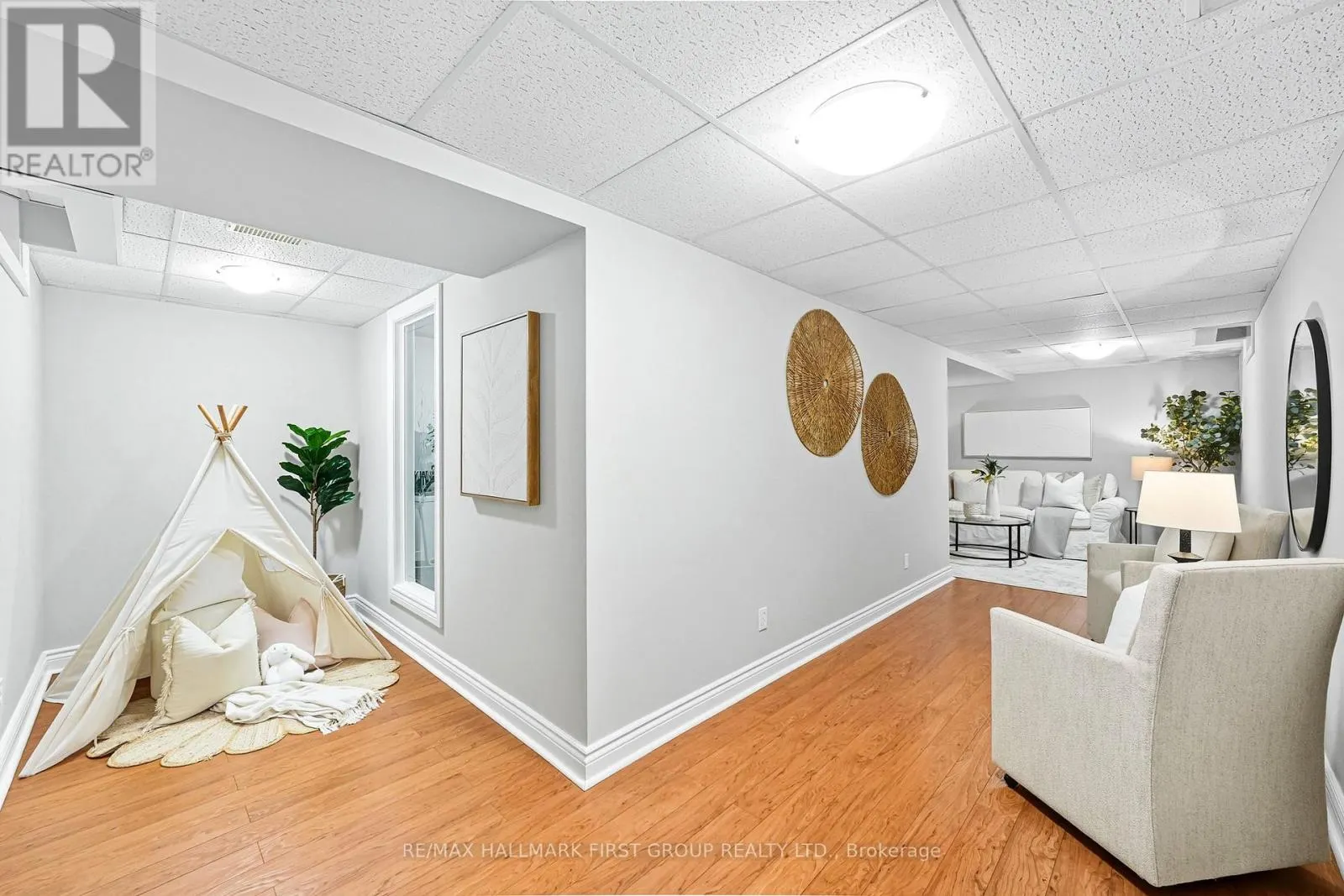50 STAGEMASTER CRESCENT