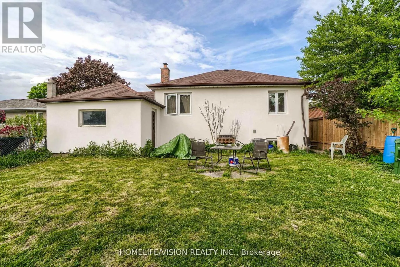 44 ARMITAGE DRIVE