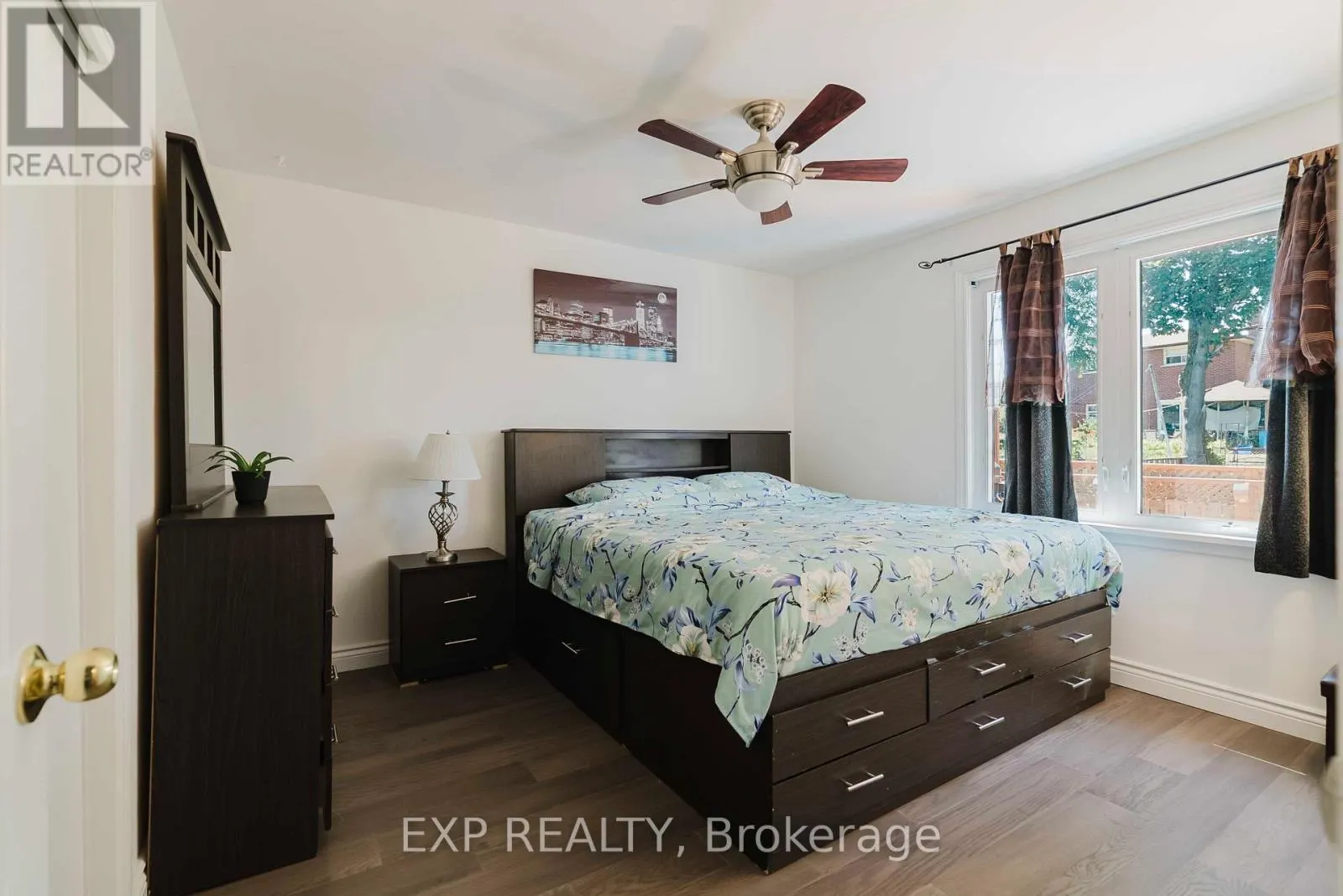 30 RONWAY CRESCENT