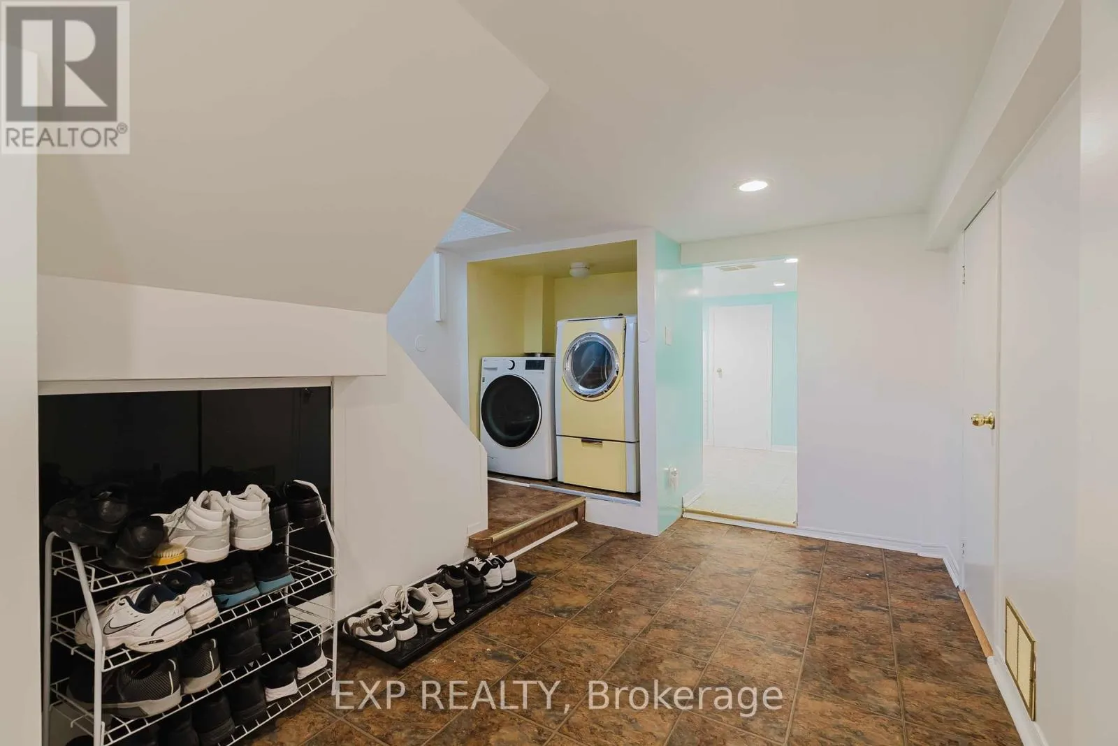 30 RONWAY CRESCENT