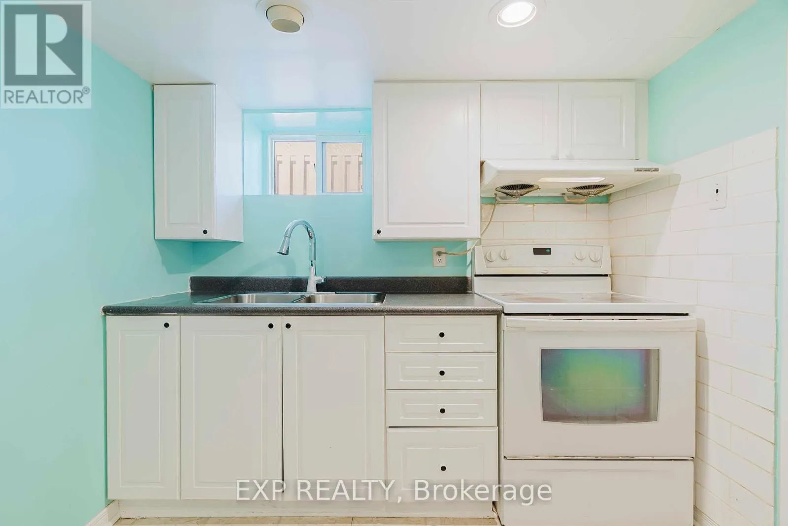 30 RONWAY CRESCENT
