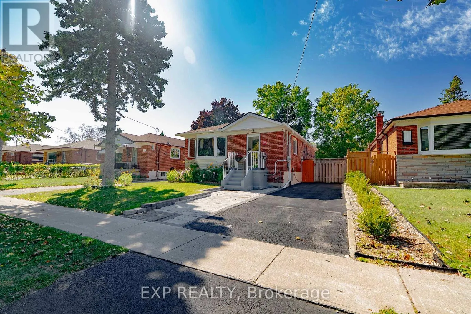 30 RONWAY CRESCENT