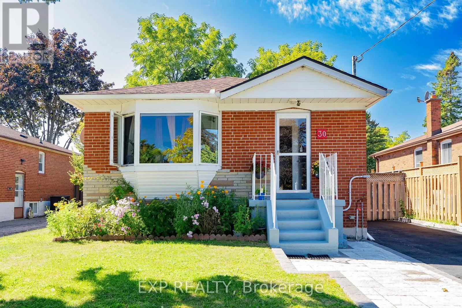 30 RONWAY CRESCENT