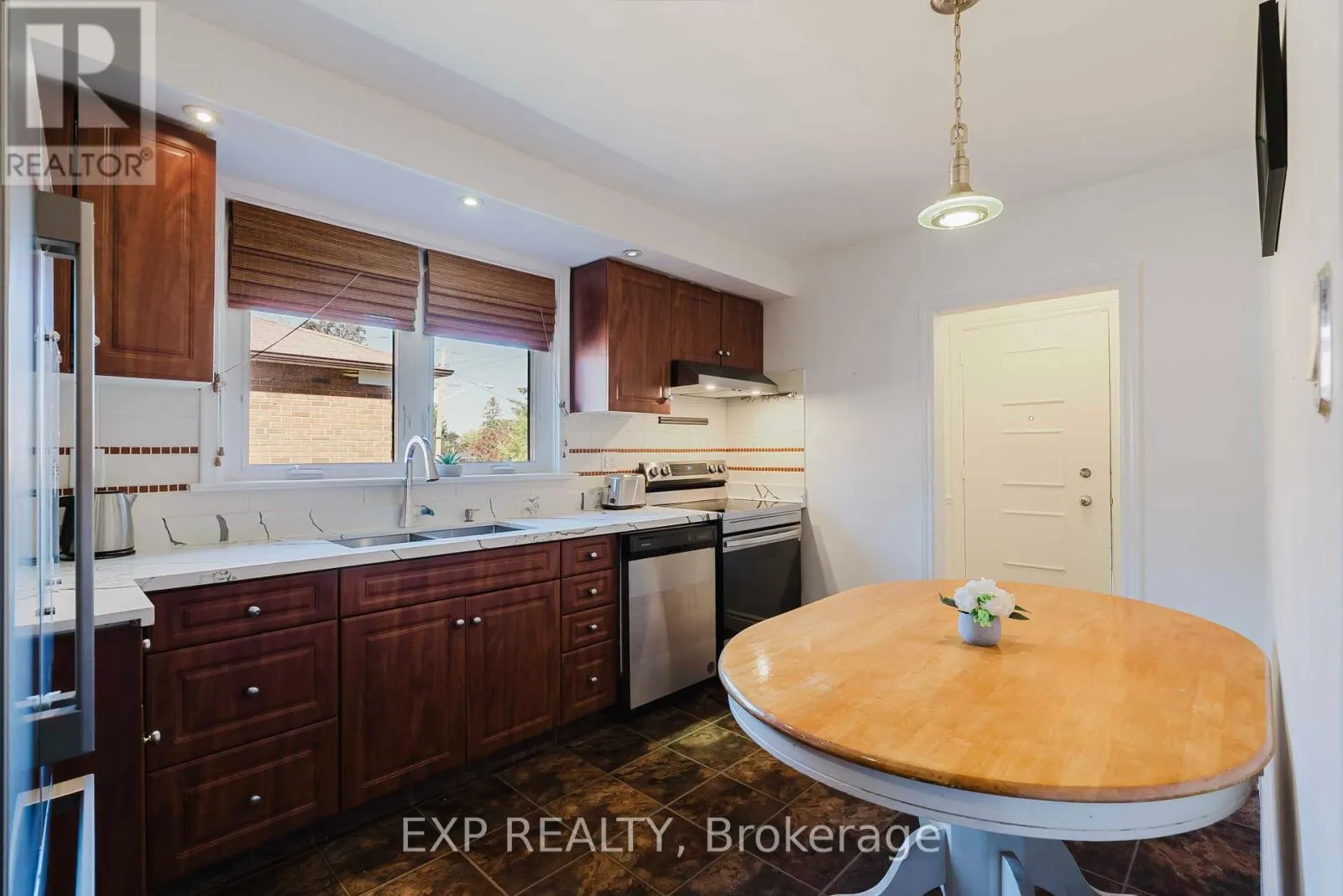 30 RONWAY CRESCENT