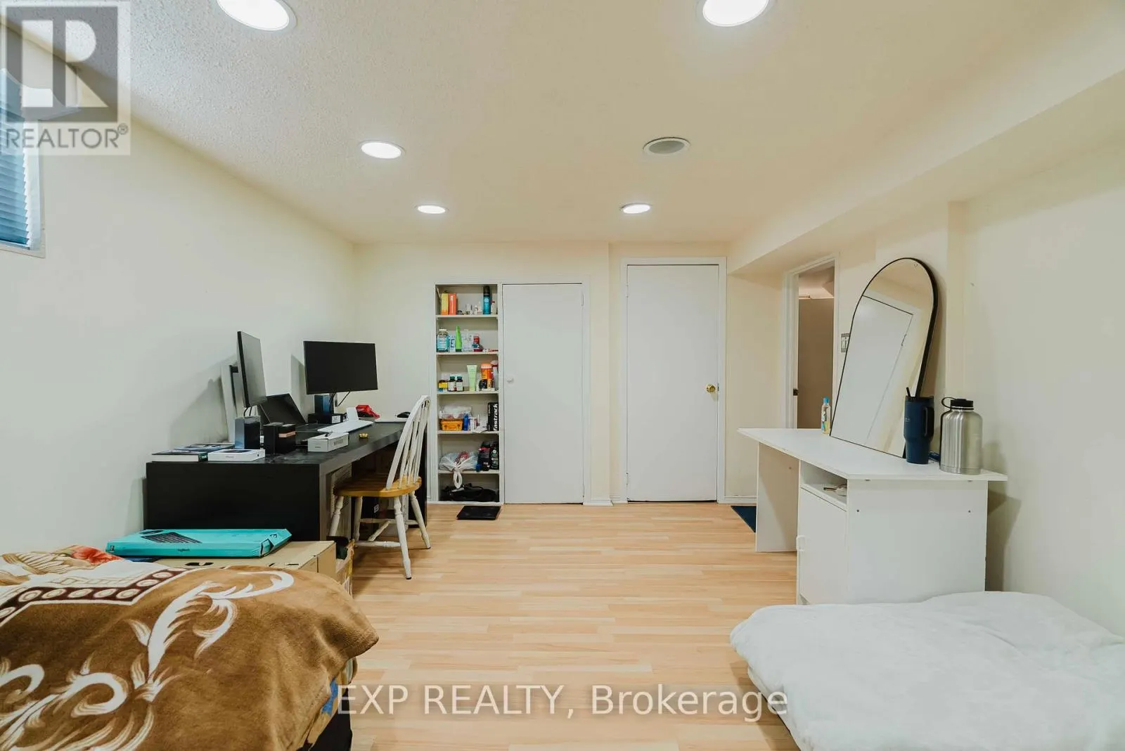 30 RONWAY CRESCENT