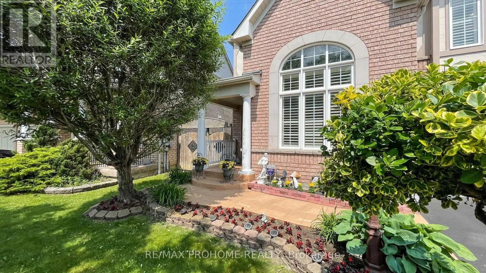 64 GRAINGER CRESCENT