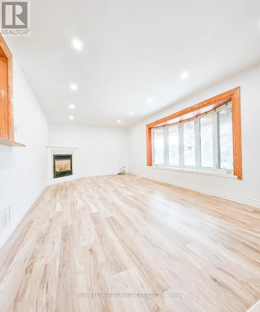 33 WOODHOUSE CRESCENT