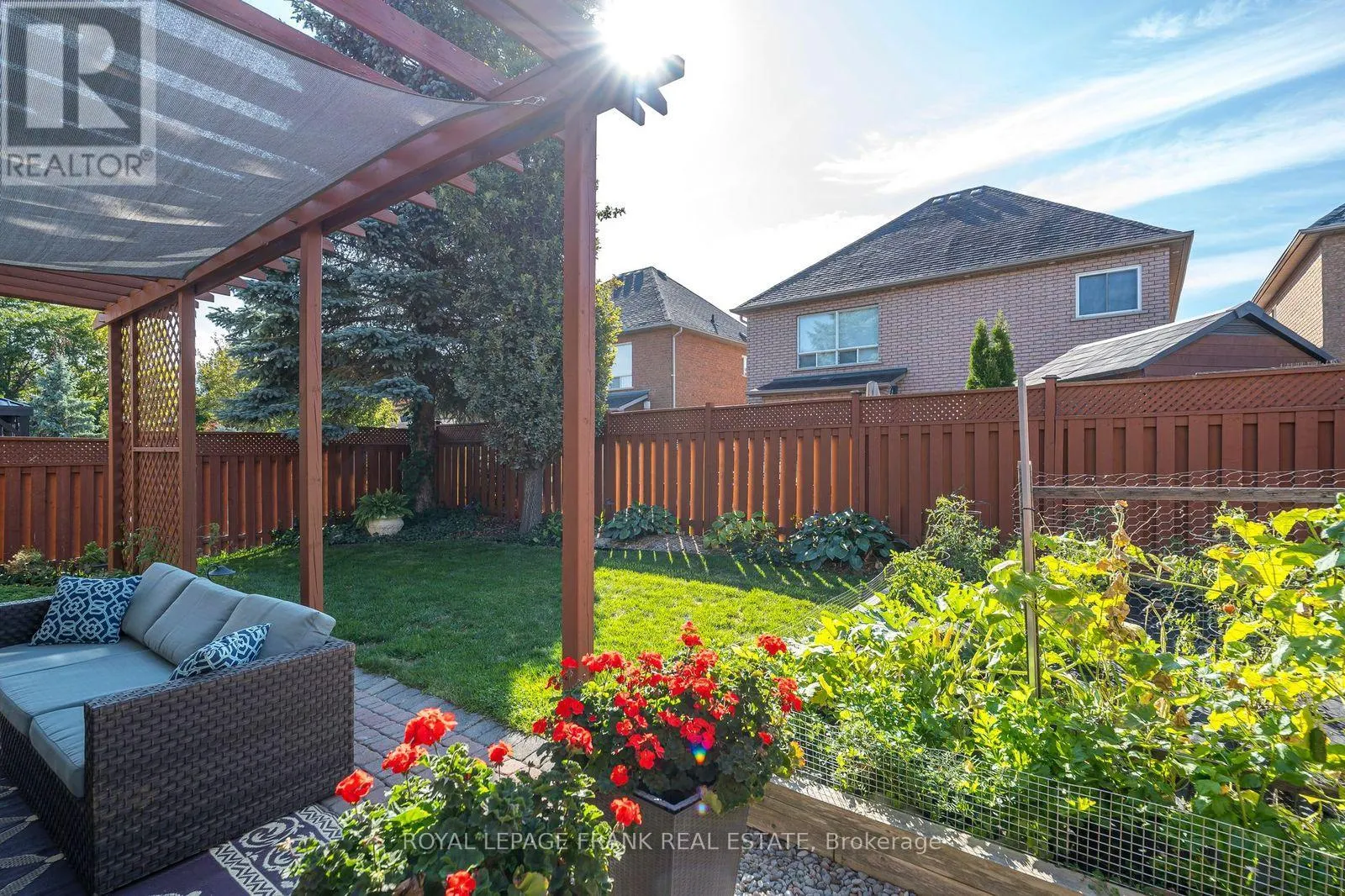174 THICKET CRESCENT