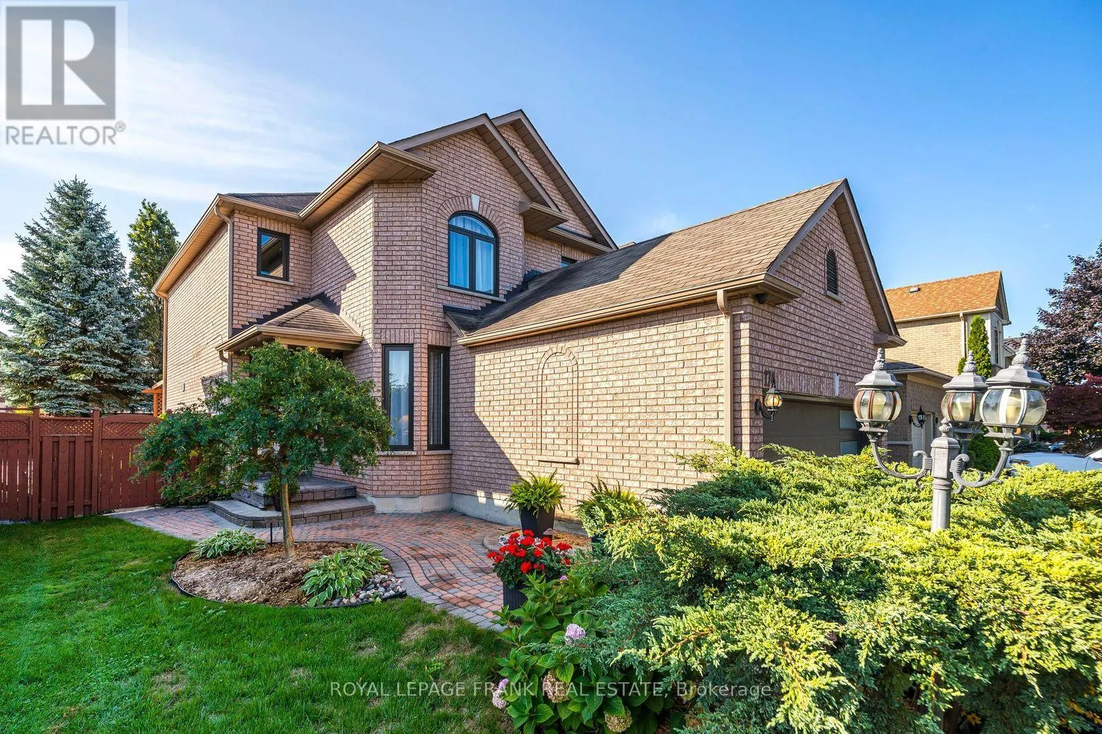 174 THICKET CRESCENT