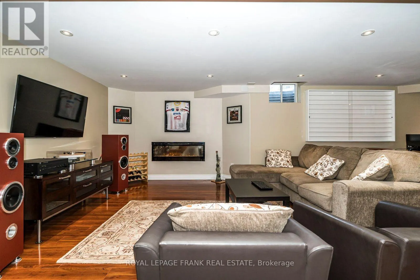 174 THICKET CRESCENT
