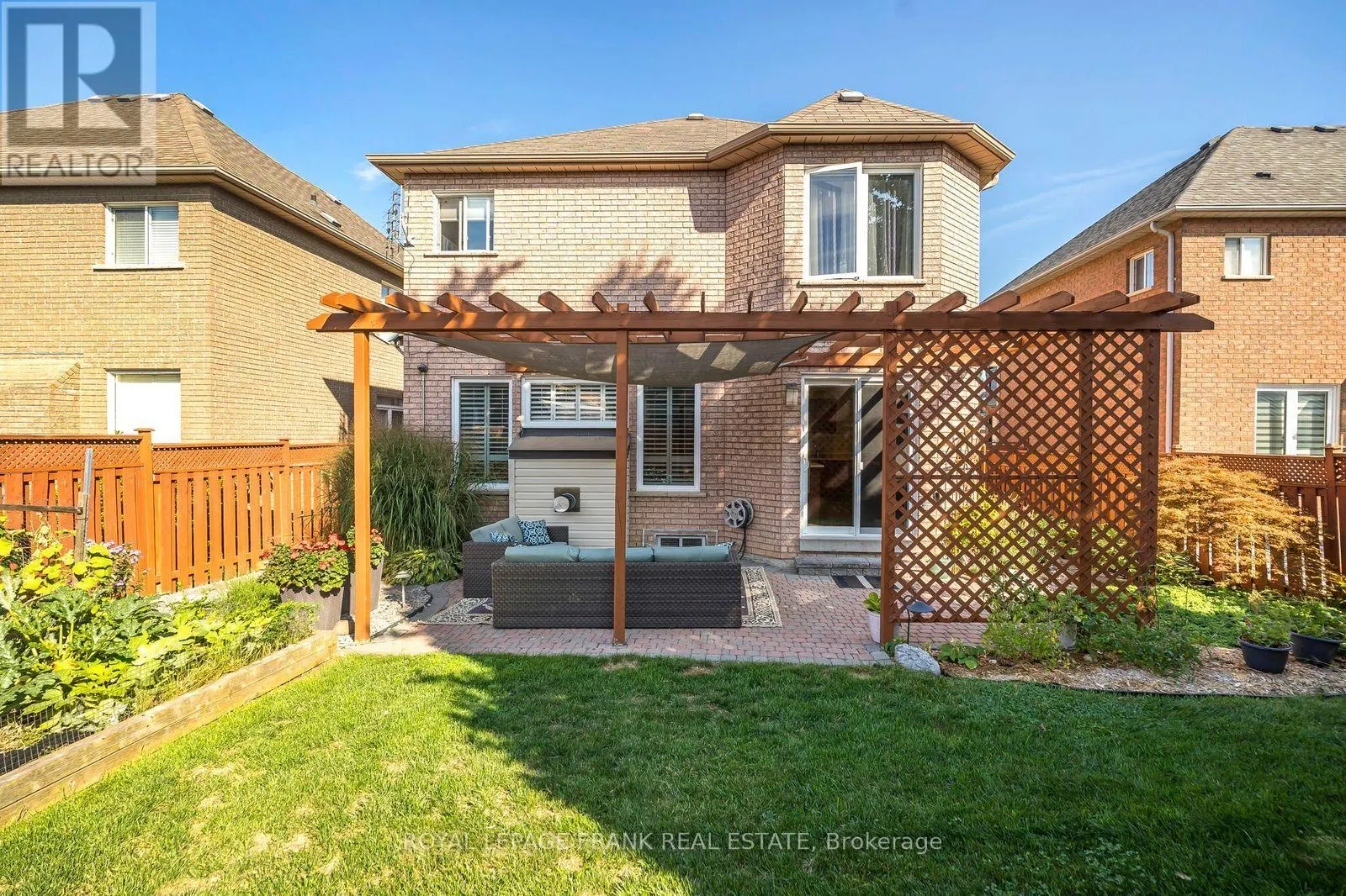 174 THICKET CRESCENT